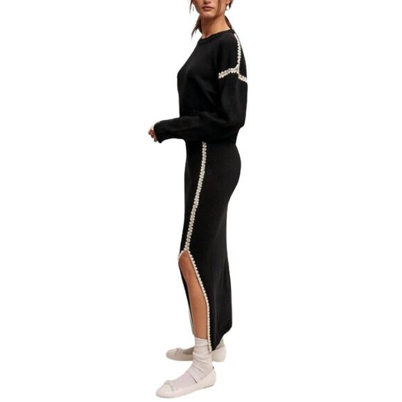 NEW LISTICLE contrast stitch sweater skirt set in black - Picture 2 of 4